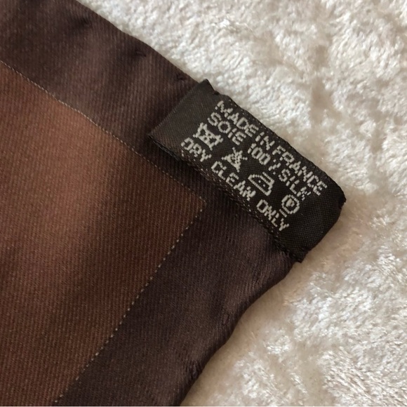 Authentic Hermes Silk Scarf 🧣 - Picture 7 of 7